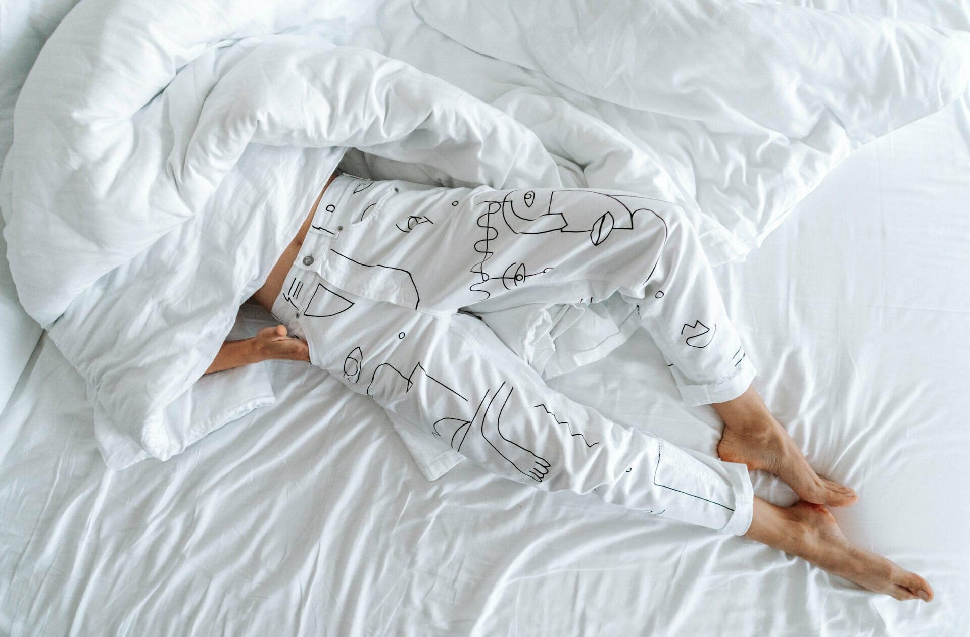 4 Tips to Find the Best Mattress Type for a Back Sleeper